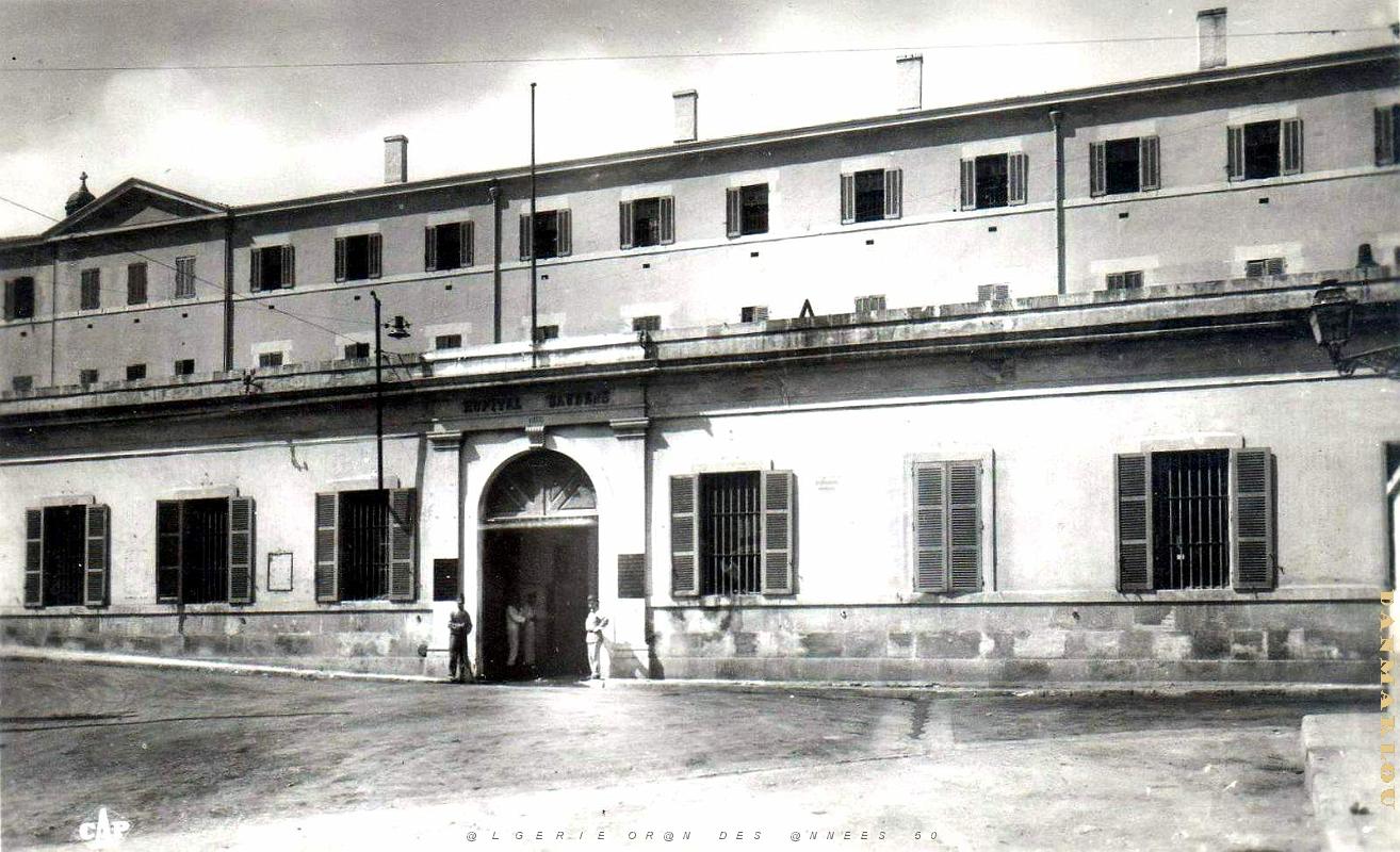 13 - ORAN HOPITAL MILITAIRE BAUDENS.jpg